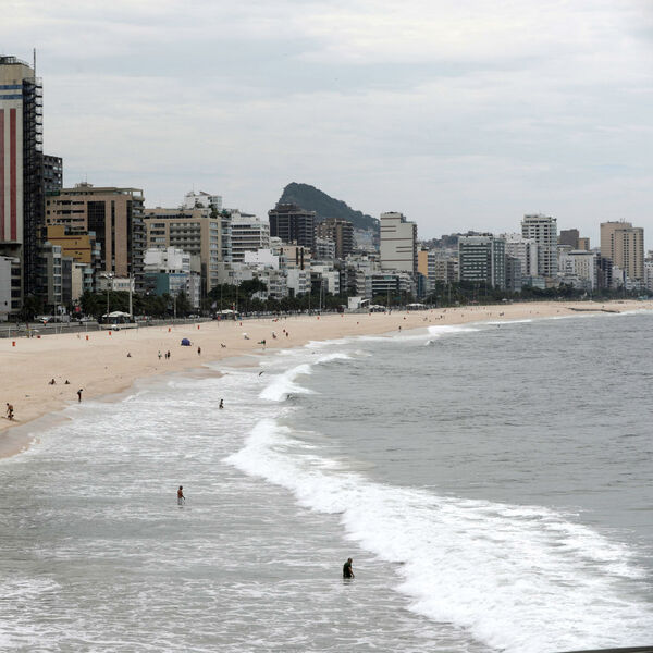 MAFIJA UVELA POLICIJSKI ČAS U BRAZILU: Ako VLADA NEĆE, mi ćemo da se borimo protiv KORONE! (FOTO)