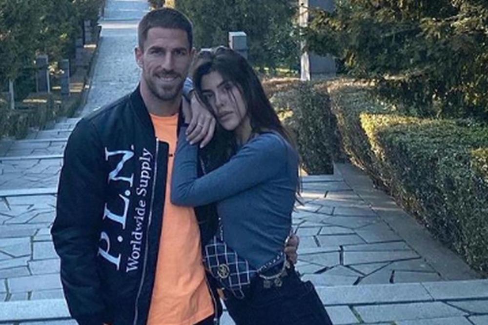 DEGENEK S OVOM LEPOTICOM PROVODI VREME U KARANTINU: Zdravo me hrani i prija mi sve što sprema!