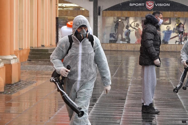 Nakon javnih površina i TAXI vozila, Sombor i ugostiteljima omogućio besplatnu dezinfekciju