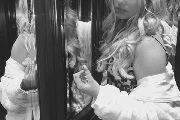 MAJKA JE ZLOSTAVLJALA, ŠMINKALA SE SA 5 GODINA I IŠLA U SOLARIJUM: Manekenka krije BOLNU TAJNU, stradao joj ORGAN!