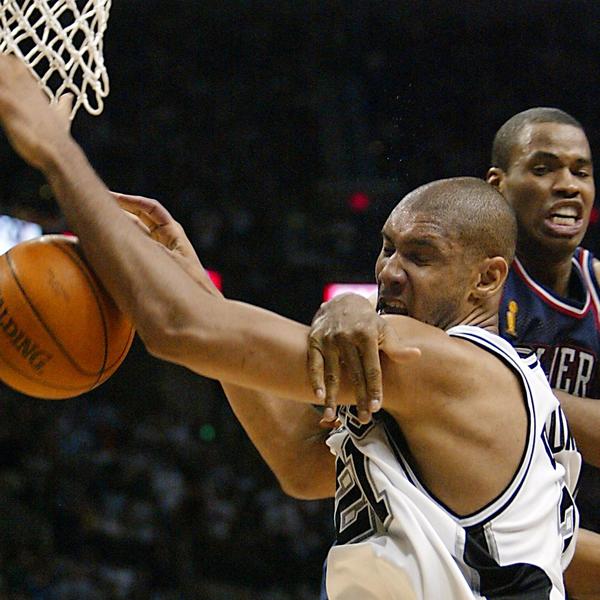 KATASTROFA: Prvi NBA igrač koji je priznao da je gej - zaražen koronavirusom!