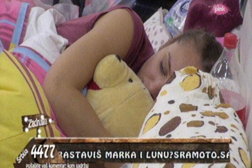 I GAGIJU SE SMUČILA NJENA PATETIKA: Luna, plačeš tu kao pi**a jedna! (VIDEO)