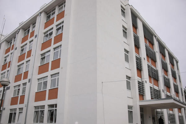 BOLNICA U PANČEVU PRIMA HITNE SLUČAJEVE: Apel građanima da za druge intervencije čekaju prestanak vanrednog stanja