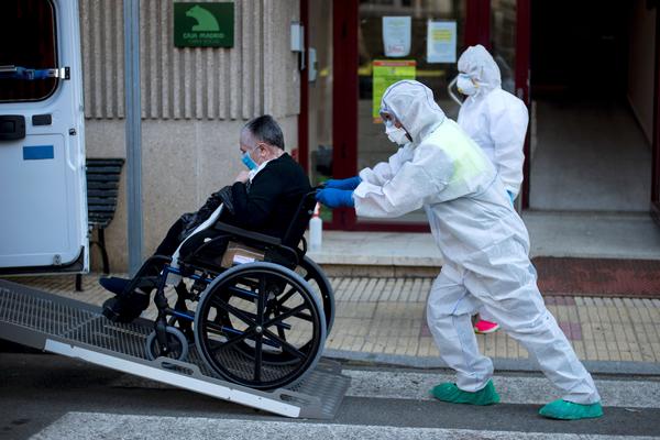U VRLO SU TEŠKOM STANJU: Četvoro zaraženih koronavirusom priključeni na respiratore u KCV!
