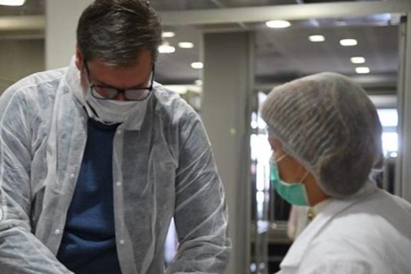 ISPOD FOTOGRAFIJA NA ZVANIČNOM INSTAGRAMU VUČIĆA NAŠLO SE NEŠTO ŠTO JE SVE IZNENADILO! Mnogi građani su ZATEČENI