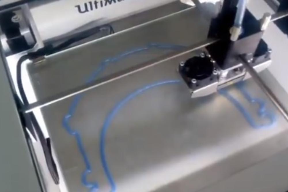 SRPSKI STRUČNJACI POČELI DA PRAVE ZAŠTITNE MASKE NA 3D ŠTAMPAČU! Ovo može SPASITI živote LEKARIMA! (VIDEO)