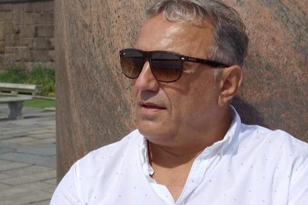 PRVI SRPSKI PEVAČ KOJI JE POBEDIO KORONAVIRUS, ZORAN SE OGLASIO I USREĆIO MNOGE: Odmah se slikao sa sinom i ćerkom!