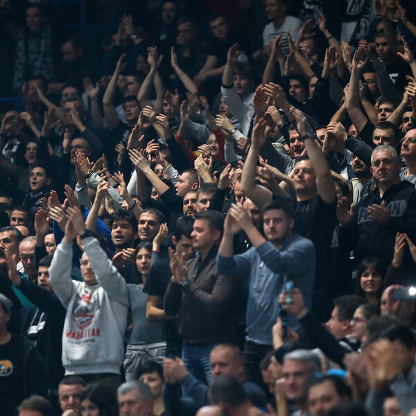 KATASTROFA CRNO-BELIH: Osam pozitivnih na koronavirus - odložen meč Partizana u Superligi!