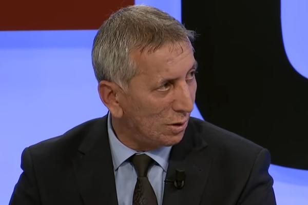 KURTIJU PONUĐENO, IMA SAT VREMENA DA RAZMISLI: Da li je ovo Aljbinov pad?