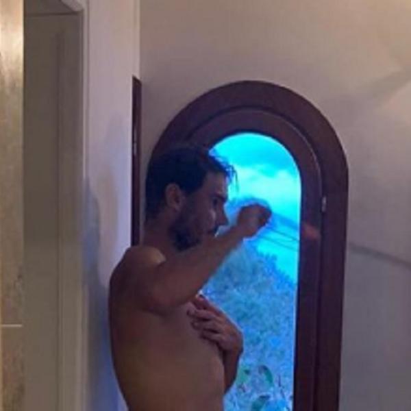 RAFA NADAL SE SKINUO U IZOLACIJI! Osvanule vruće fotke, žene širom sveta popadale kao muve! Ima samo 1 komad odeće!