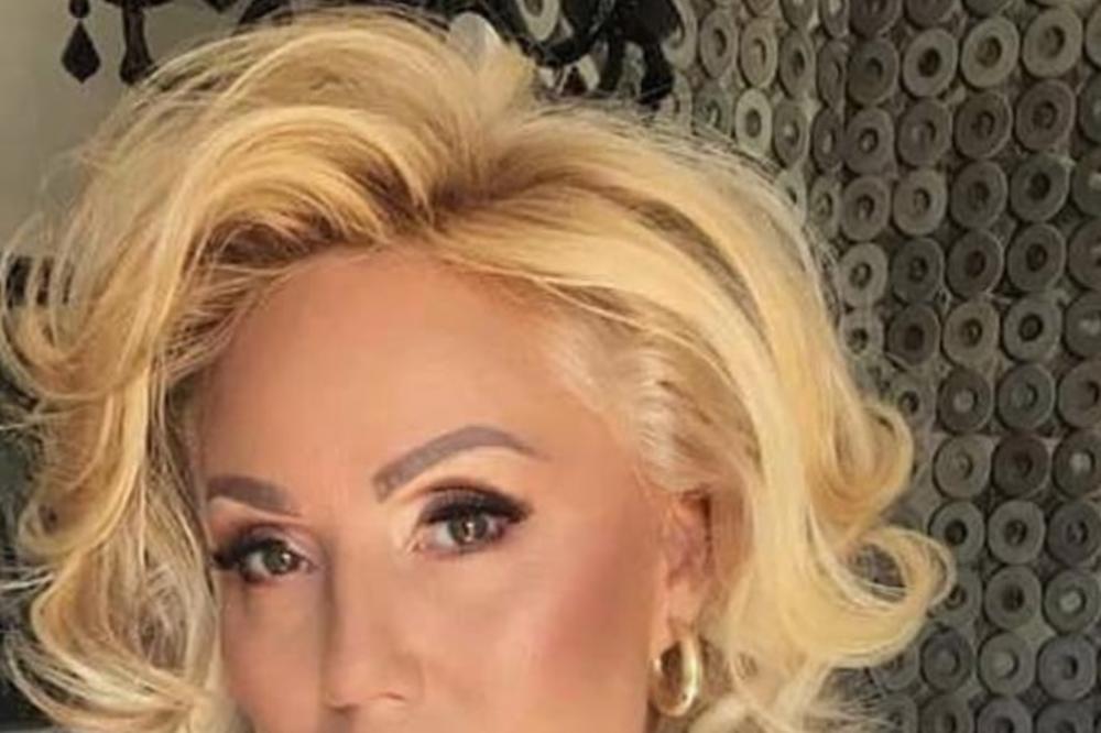 BRENA SE POHVALILA FRIZUROM, IPAK SU SVI GLEDALI DOLE NIŽE: Šta to radi od sebe? Ne možeš biti večno mlada!