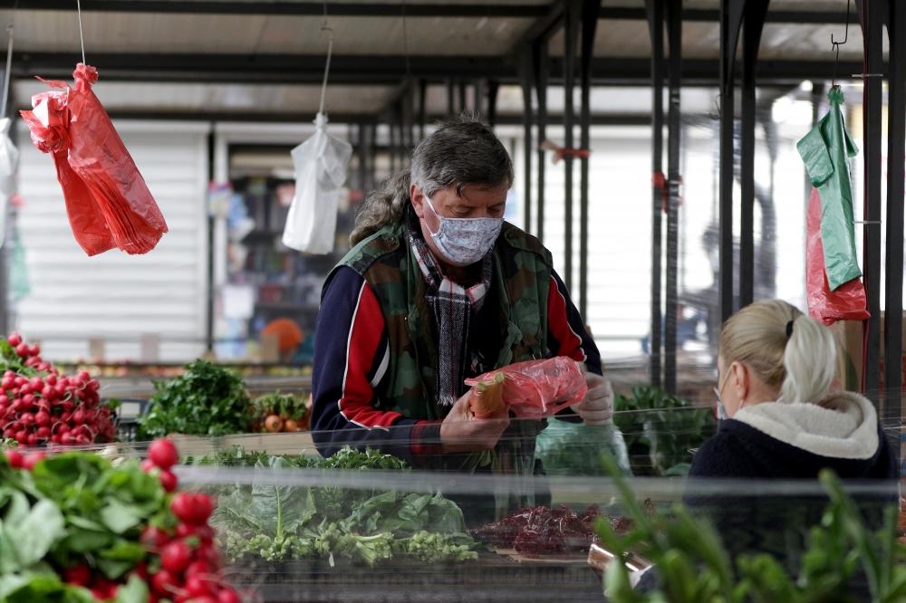 UVODE SE NOVE, JOŠ OŠTRIJE MERE: Zatvaraju se pijace, skraćeno radno vreme prodavnica, A SUTRA SE KREĆE I SA OVIM