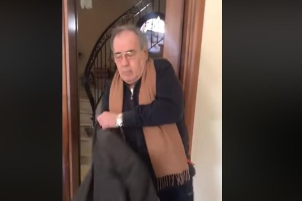 TVRDOGLAVI ITALIJAN BAŠ JE ZAPEO DA IZAĐE NA KAFU: Kad je otišao napolje, dogodilo se nešto NEOČEKIVANO (VIDEO)