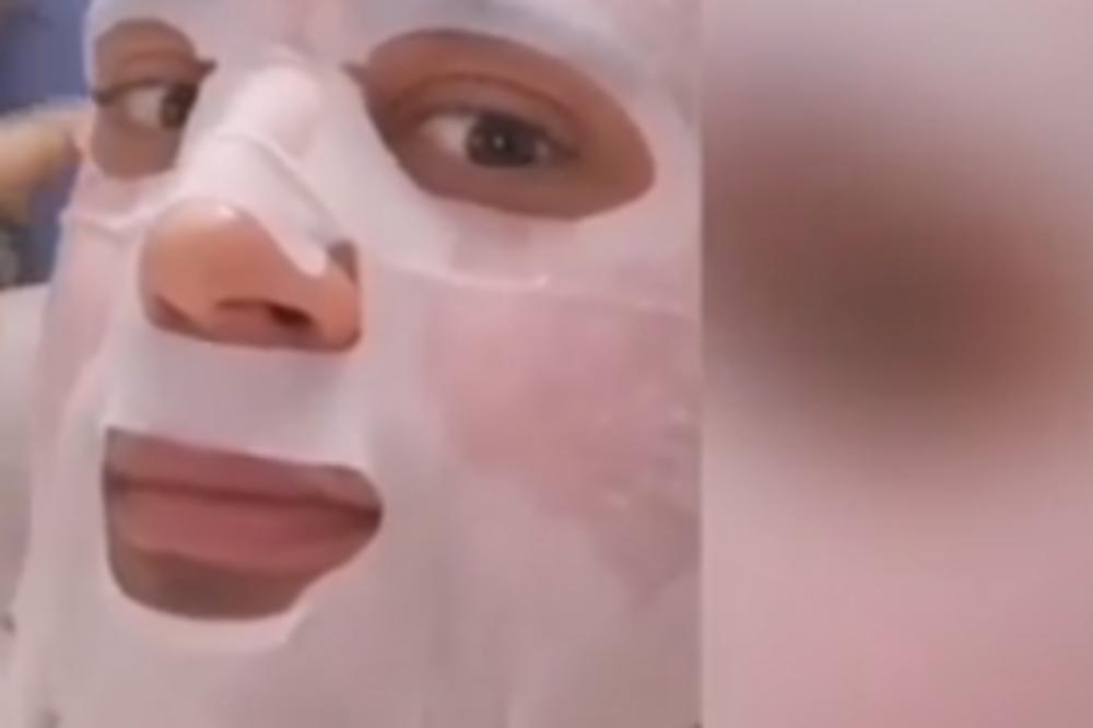 OBOŽAVATE OVOG SRPSKOG VODITELJA JER VAS ZASMEJAVA SVAKI DAN, a na OVAJ fotki ga NIKADA NE BISTE PREPOZNALI!