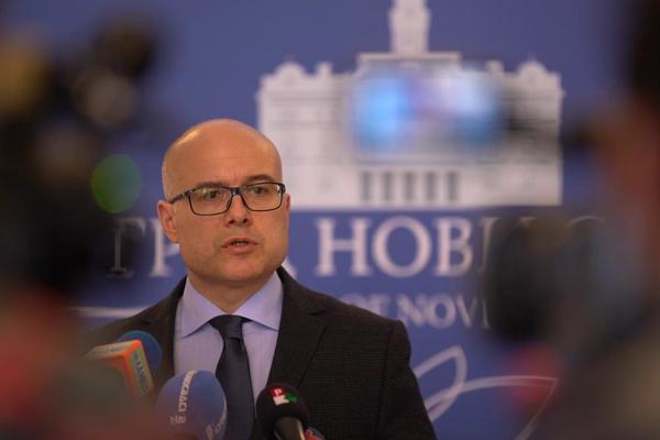 Vučević: Bez naplati tezgi dok pijace ne rade, lokalima tri modela za plaćanje kirija