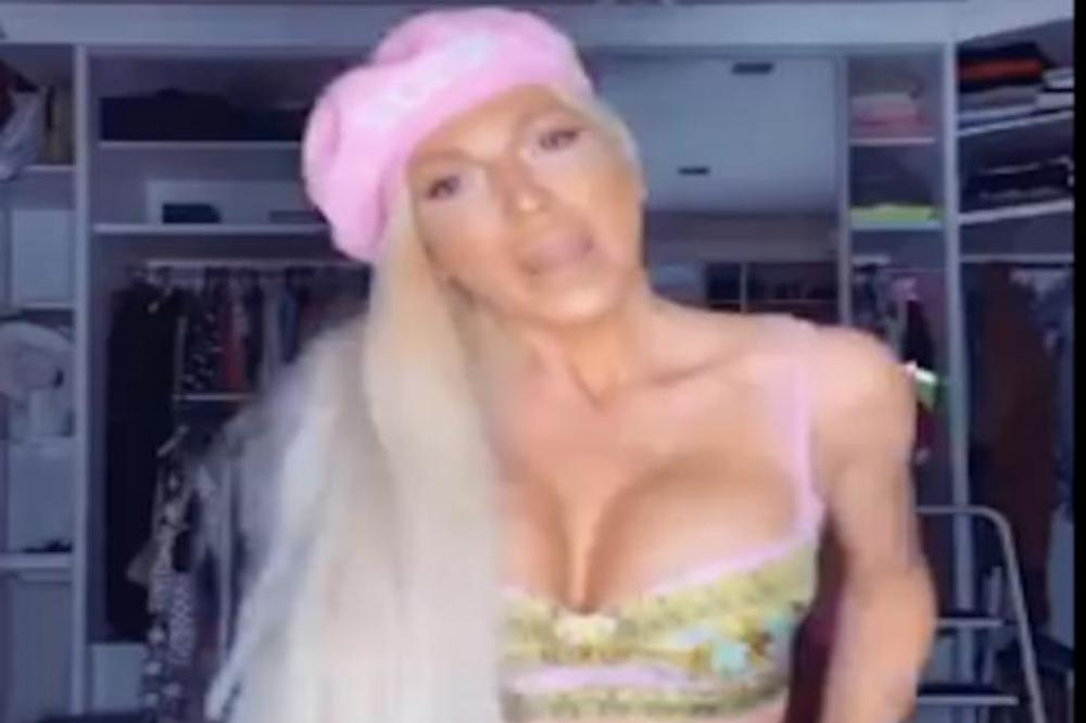 JELENA KARLEUŠA ZAMEŠALA KUKOVIMA I IZBACILA GRUDI, ŠOKIRALA NIKAD VRELIJIM VIDEOM: Obline u prvom planu!