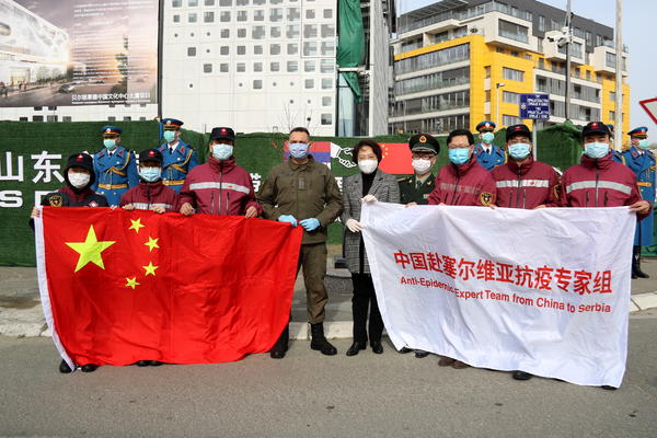 KAKVA MOĆNA FOTOGRAFIJA IZ BEOGRADA U DOBA KORONE: Priča i poruka koje stoje iza nje je JOŠ MOĆNIJE!