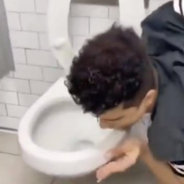 SEĆATE SE IDIOTA KOJI JE LIZAO WC ŠOLJU USRED PANDEMIJE? Pogađajte šta mu se desilo sada! (FOTO)
