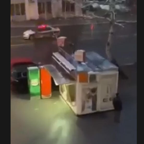 SNIMAO JE ULICU ZA VREME POLICIJSKOG ČASA: Ono što je video ga je zaprepastilo, ali i NASMEJALO (VIDEO)