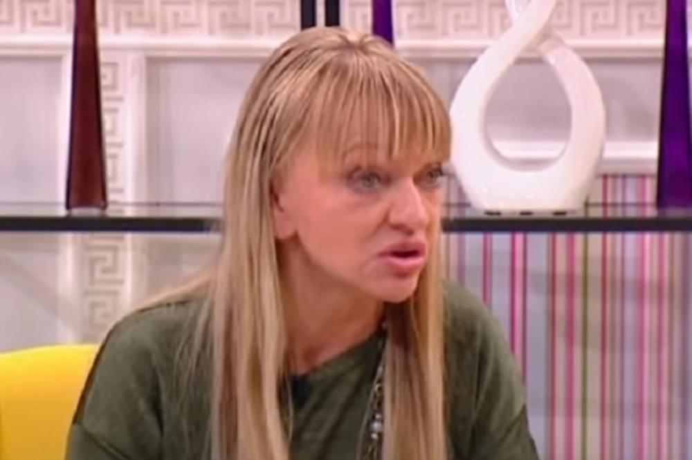 SVI JE PAMTIMO KAO STRIPTIZETU VIOLETU, GLUMICA DRASTIČNO PROMENILA IMIDŽ: Ćerka krenula njenim stopama! (FOTO)