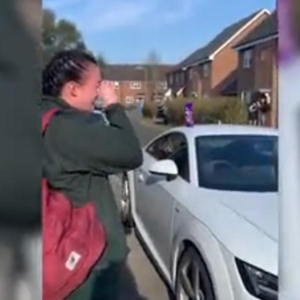 MEDICINSKA SESTRA JE KRENULA U BORBU PROTIV KORONE, PA ODMAH ZAPLAKALA: Na putu do bolnice je dočekalo OVO (VIDEO)