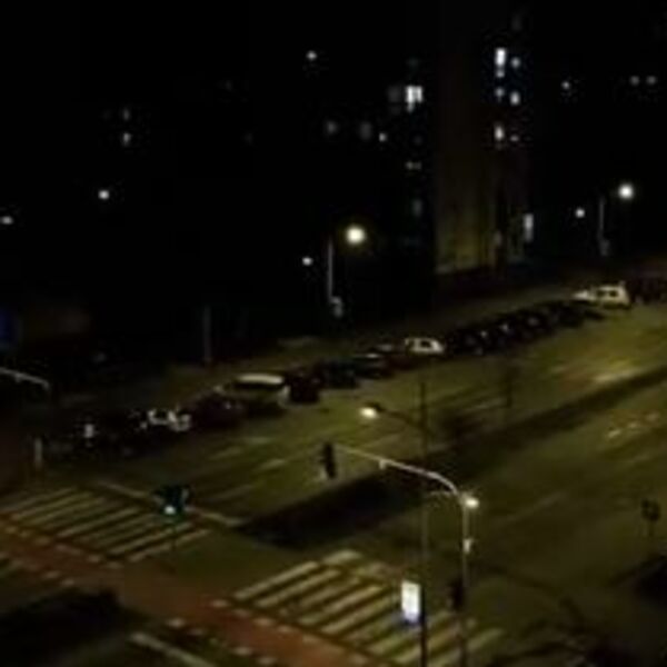 JEZIVO, DA ČOVEK PROSTO UTRNE: Hitna pomoć U SRPSKOM GRADU prolazila ulicom usred aplauza, njihov odgovor je DIVAN