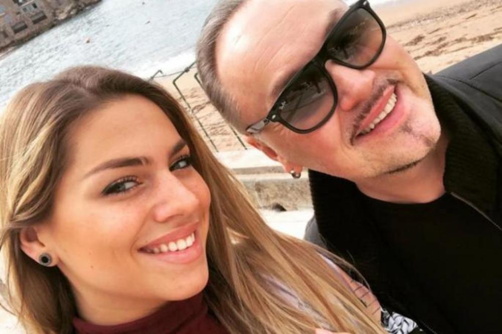 FOTKA MALE KSENIJE U OČEVOM NARUČJU ĆE VAS RAZNEŽITI: U ovom izdanju malo ko je imao priliku da ih VIDI!