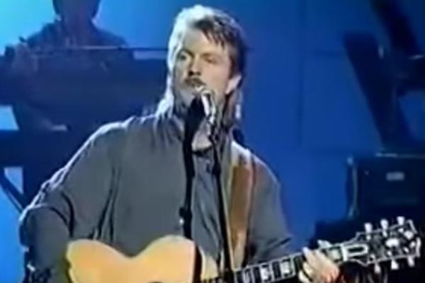 ČUVENI PEVAČ UMRO OD KORONAVIRUSA: Na kraju je imao samo jednu molbu!