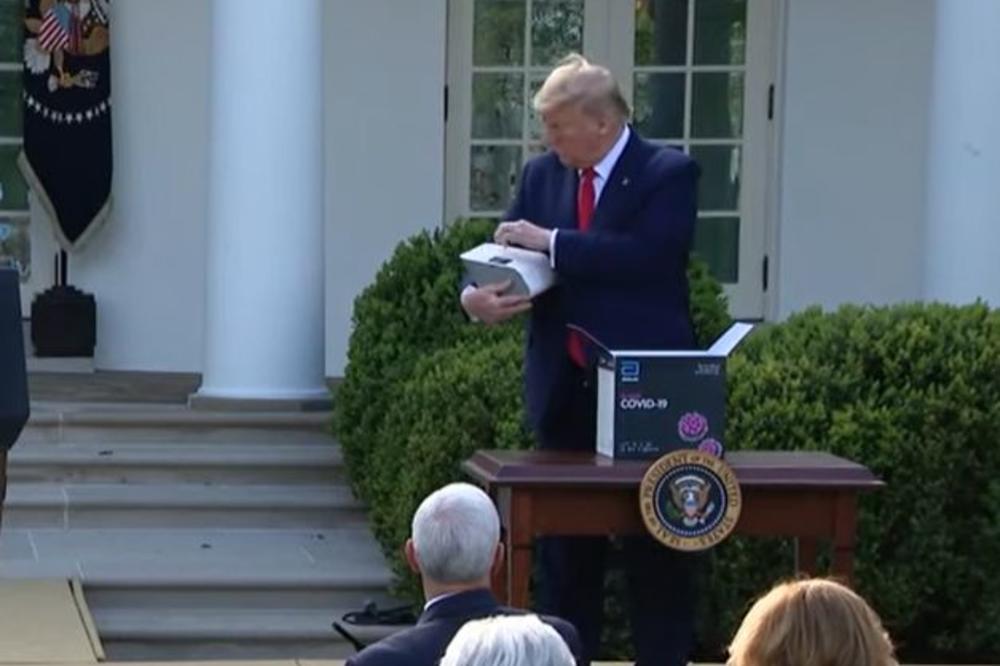 TRAMP PREDSTAVIO SENZACIONALNI PRONALAZAK: Ovo što drži u ruci može da otkrije koronu za pet minuta! (VIDEO)