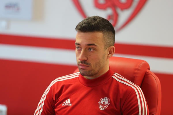 VOŽDOVČANI, TAKO SE TO RADI: Svi igrači se odrekli dela plate zbog srpskih lekara!