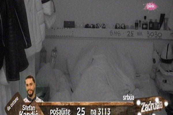 SVE PUCA! Ivana i Karić ponovo snimljeni u toku akcije! (VIDEO)