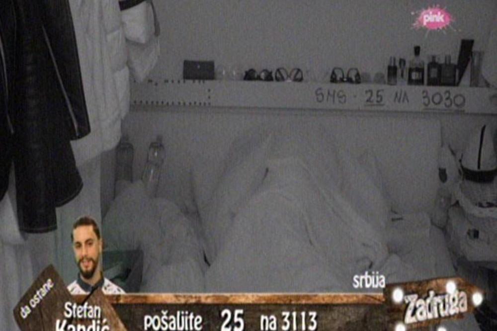 SVE PUCA! Ivana i Karić ponovo snimljeni u toku akcije! (VIDEO)