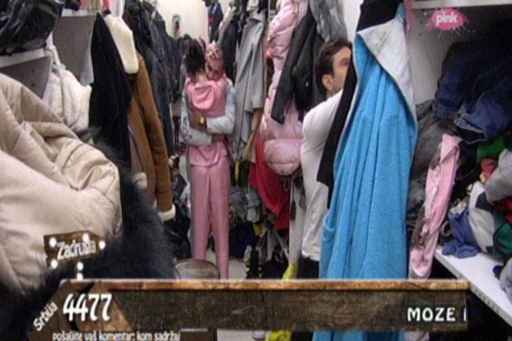 PSOVALI SU JEDNO DRUGOM MAJKU, A ONDA SU MALO POPILI! Tara i Mateja ponovo jedno drugom u zagrljaju