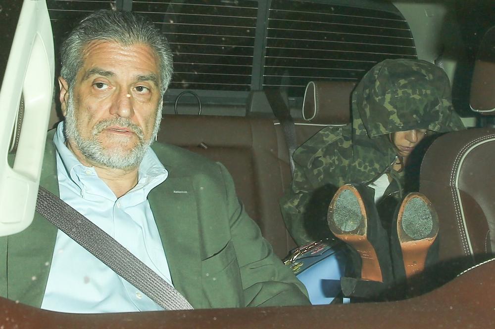 NAJVEĆI SKANDAL U DOBA KORONE: Otac svetske megazvezde ima milione, a traži 50.000 dolara od države!