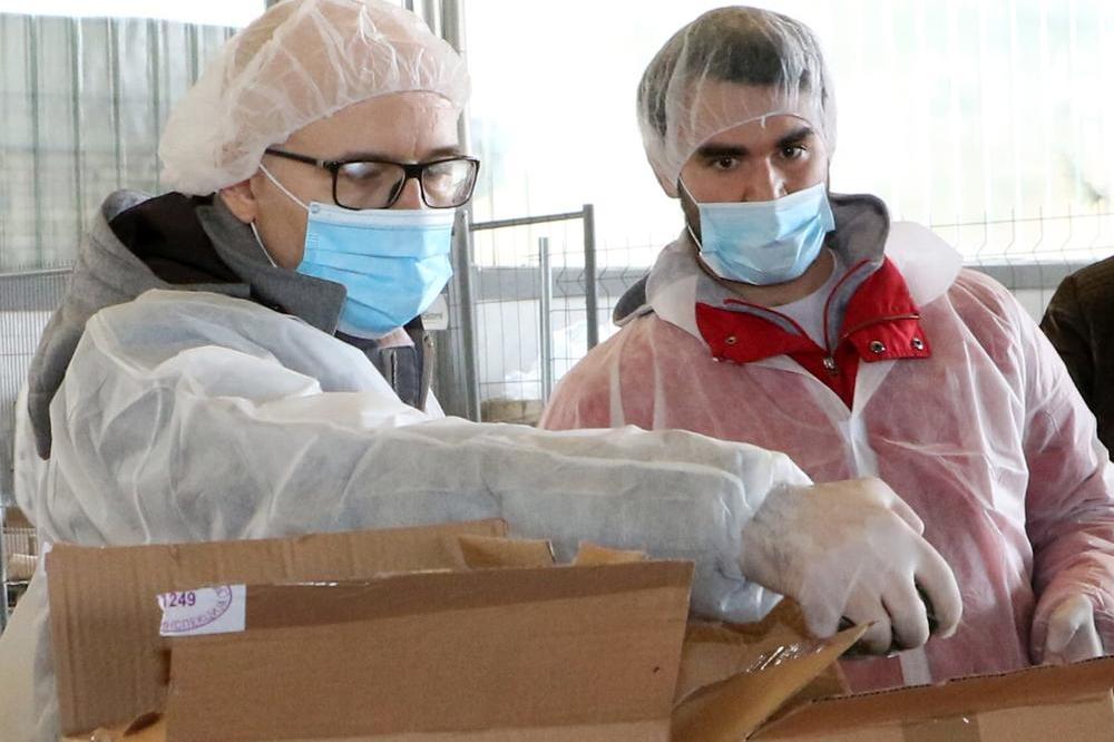 KRETENI, DOZOVITE SE PAMETI! Lekar potpuno pobesneo na sugrađane, ovo je njegova jaka poruka!