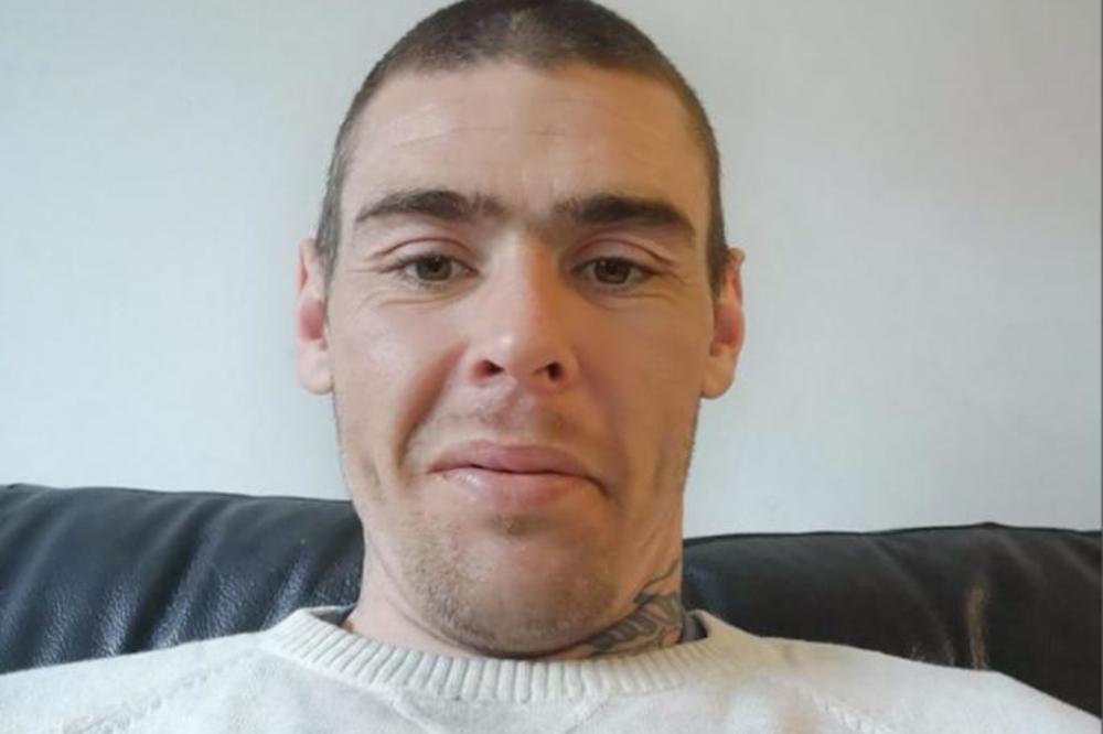 OVO JE ČOVEK KOJI JE PLJUVAO POLICIJU PA REKAO DA IMA KORONU: Grizao ih za prste i vikao: Pozitivan sam na virus!