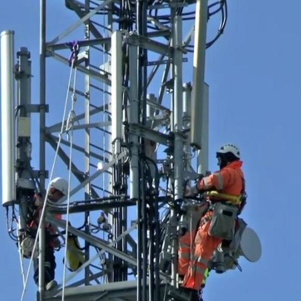 5G MREŽA POČELA JE SA RADOM: Teoretičari zavera su zbog ove vesti danas doživeli fijasko!