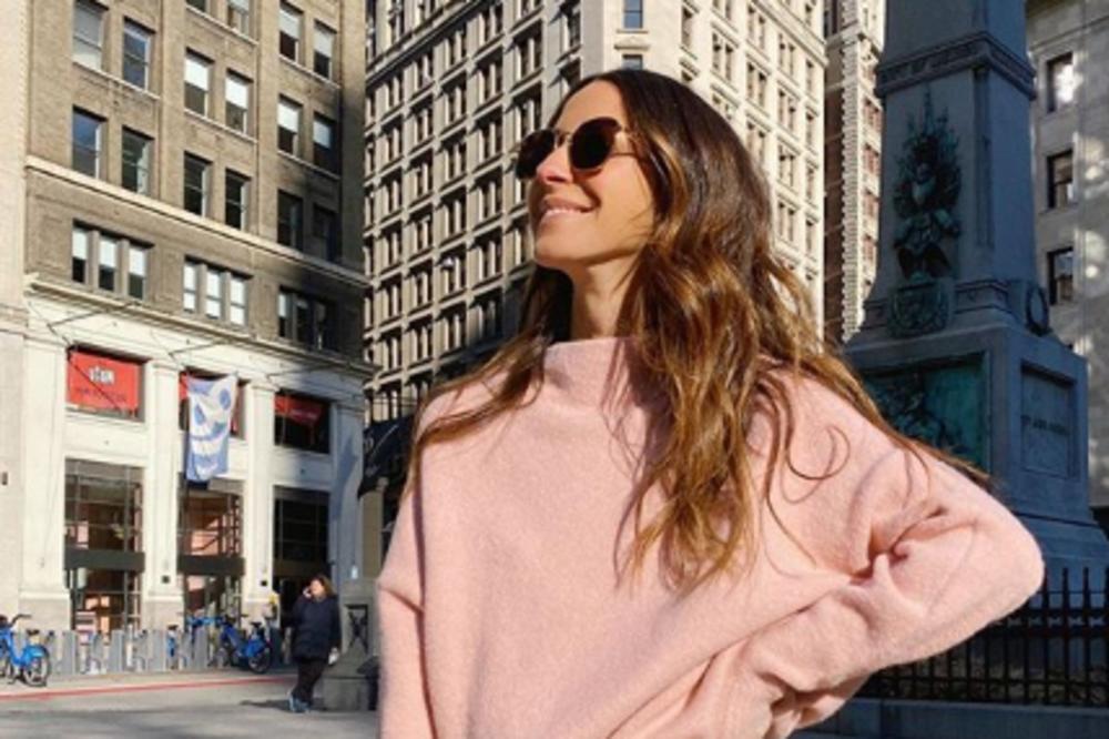 BLOGERKA POZITIVNA NA KORONAVIRUS, ALI I DALJE PUTUJE: Zbog takvih kao ti oboljevamo, fanovi u strahu!