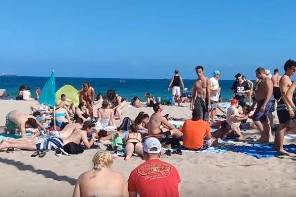 PRE DVE NEDELJE PARTIJALI SU NA PLAŽI: Danas je 28 njih zaraženo od korona virusa