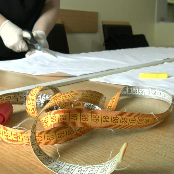 Sigurna kuća u Somboru brine za bezbednost svih građana: Korisnice šiju maske za svoje sugrađane