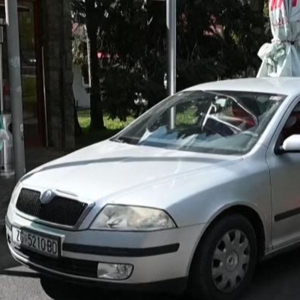 PACIJENT ZARAŽEN KORONOM POBEGAO IZ SANITETA: Policija ga jurila ulicom dok su ljudi vrišteći bežali u panici!