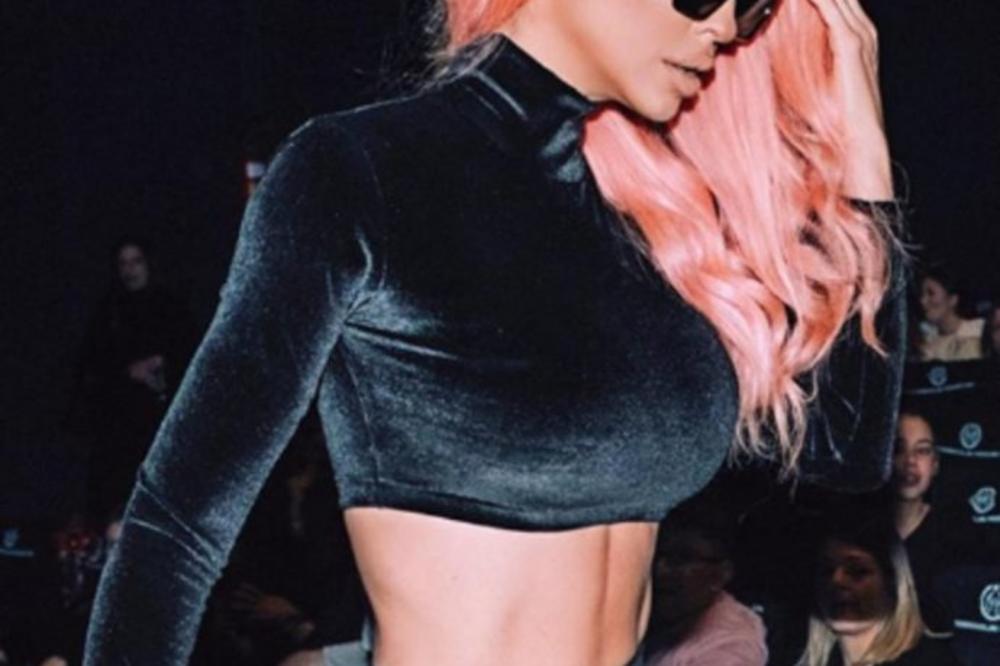 NE MOŽE DA OBUZDA OBLINE, SRPSKA DIVA SE JEDVA IZBORILA SA BEZOBRAZNOM HALJINICOM! Blago njenom mužu Dušku