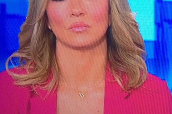 PORAŽAVAJUĆA VEST! JOŠ JEDNA VODITELJKA INFICIRANA: Popularna plavuša se oglasila, zar i ona!