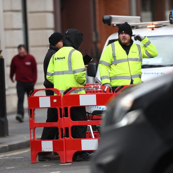 5G IM KRIV ZA EPIDEMIJU KORONE! Zapalili stubove mobilne telefonije zbog navodne veze 5G i kovida 19