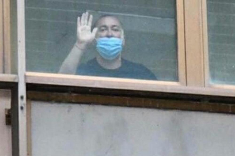 ISPLIVALA ĐANIJEVA FOTKA IZ PRITVORA: Pogledajte samo tu unezverenu facu