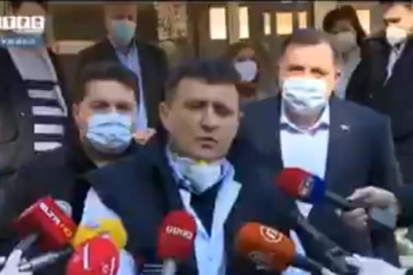 ZAHVALJUJEM SE NOVINARIMA ŠTO STE OMOGUĆILI DA PANDEMIJA DOĐE KOD SVAKOG U KUĆU! Kakav je ovo lapsus, majko mila!