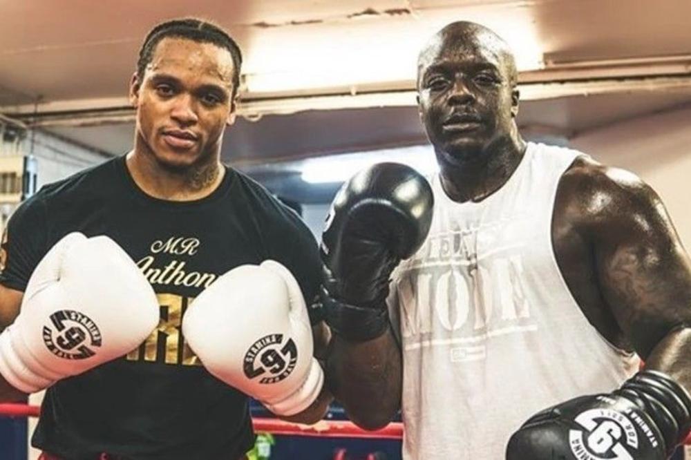 KORONAVIRUS MU UZEO DVA ČLANA PORODICE: Velika tragedija zadesila poznatog boksera, i on je pozitivan na COVID-19!