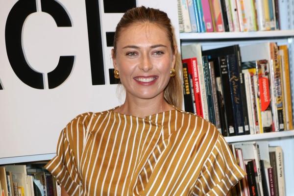 ŠARAPOVA JAVNO OTKRILA PRIVATNI BROJ TELEFONA: Usamljena je u karantinu, pa bi da se dopisuje, a treba joj i dečko!