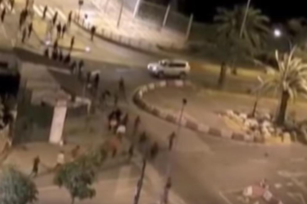 INVAZIJA NA ŠPANIJU ZA VREME KORONE! Migranti nasilno upali preko granice, ranjen jedan španski policajac!
