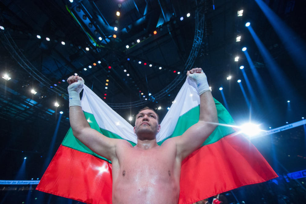 ŠAMPIONSKI GEST VELIKOG ŠAMPIONA: Bokser polovinu višemilionske zarade od borbe s Džošuom poklanja lekarima!